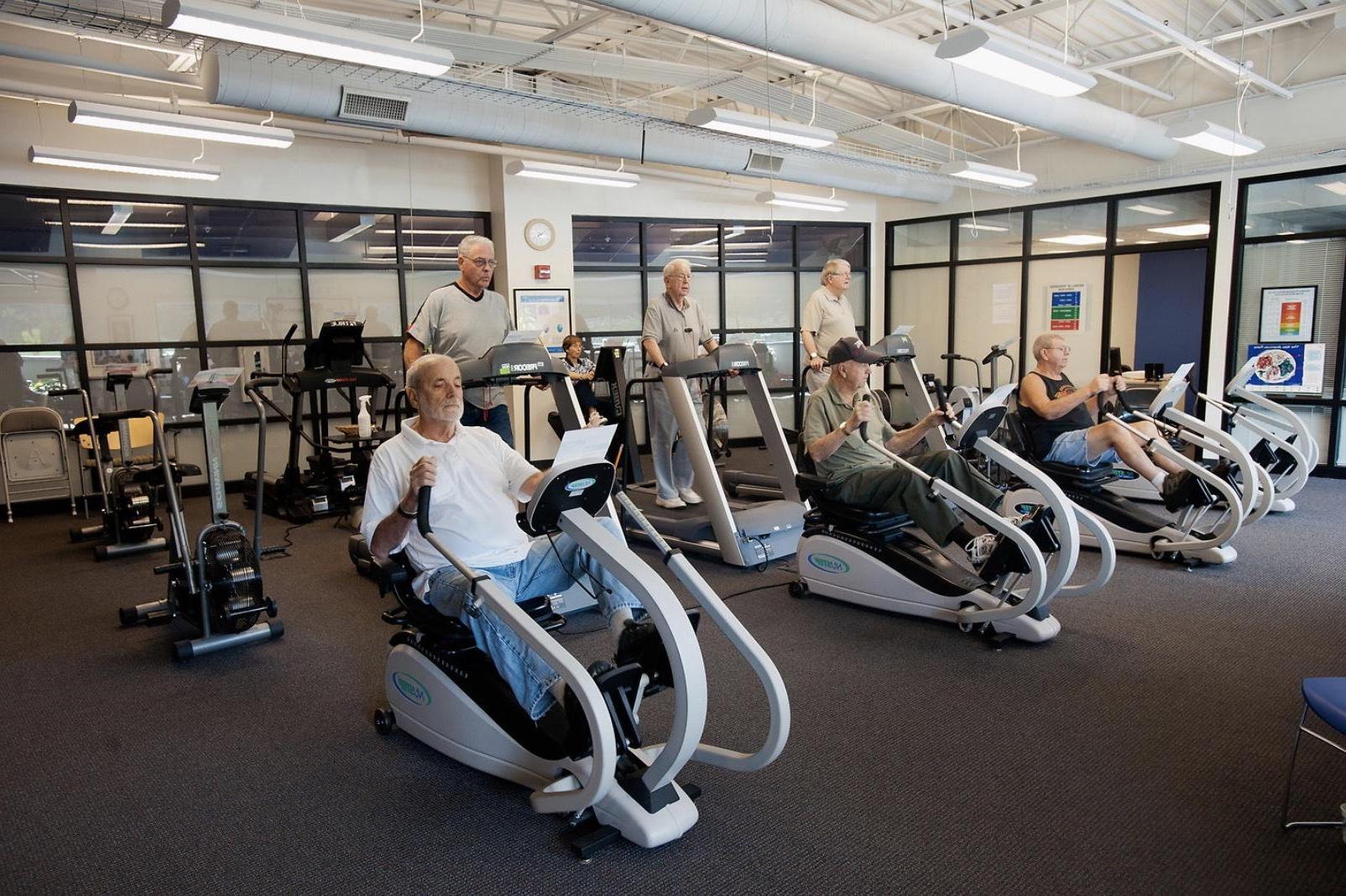 HeartWorks patients on cardio and strength machines